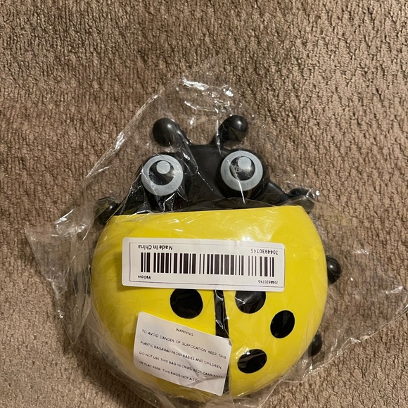🌟Pick Any 2/$16 Sale Ladybug Toothbrush Holder (Yellow) - Picture 4 of 8